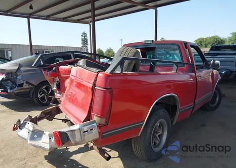 1988 Chevrolet S Truck S10 из США, поврежденный, VIN 1GCCS14Z9J8223744